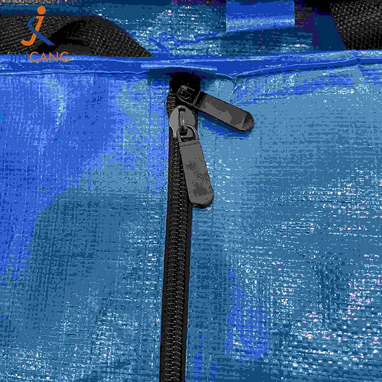 Тежко натоварване на изтъкани чанти за съхранение